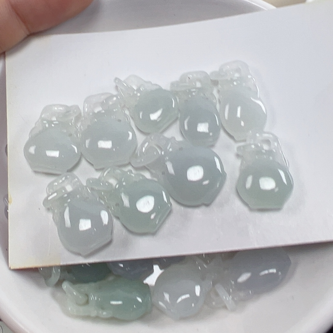 翡翠散珠宝瓶一个可挑