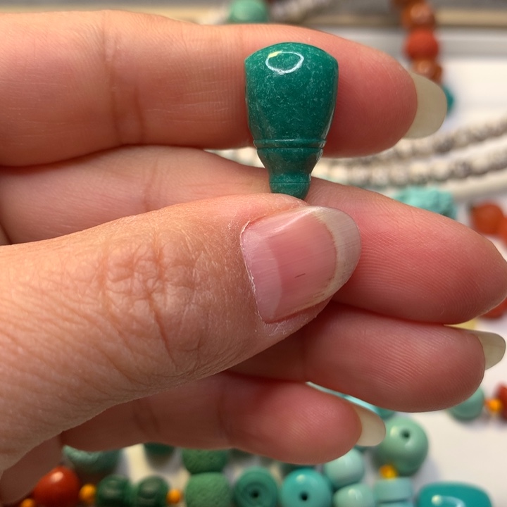 绿松石未镶嵌颈饰