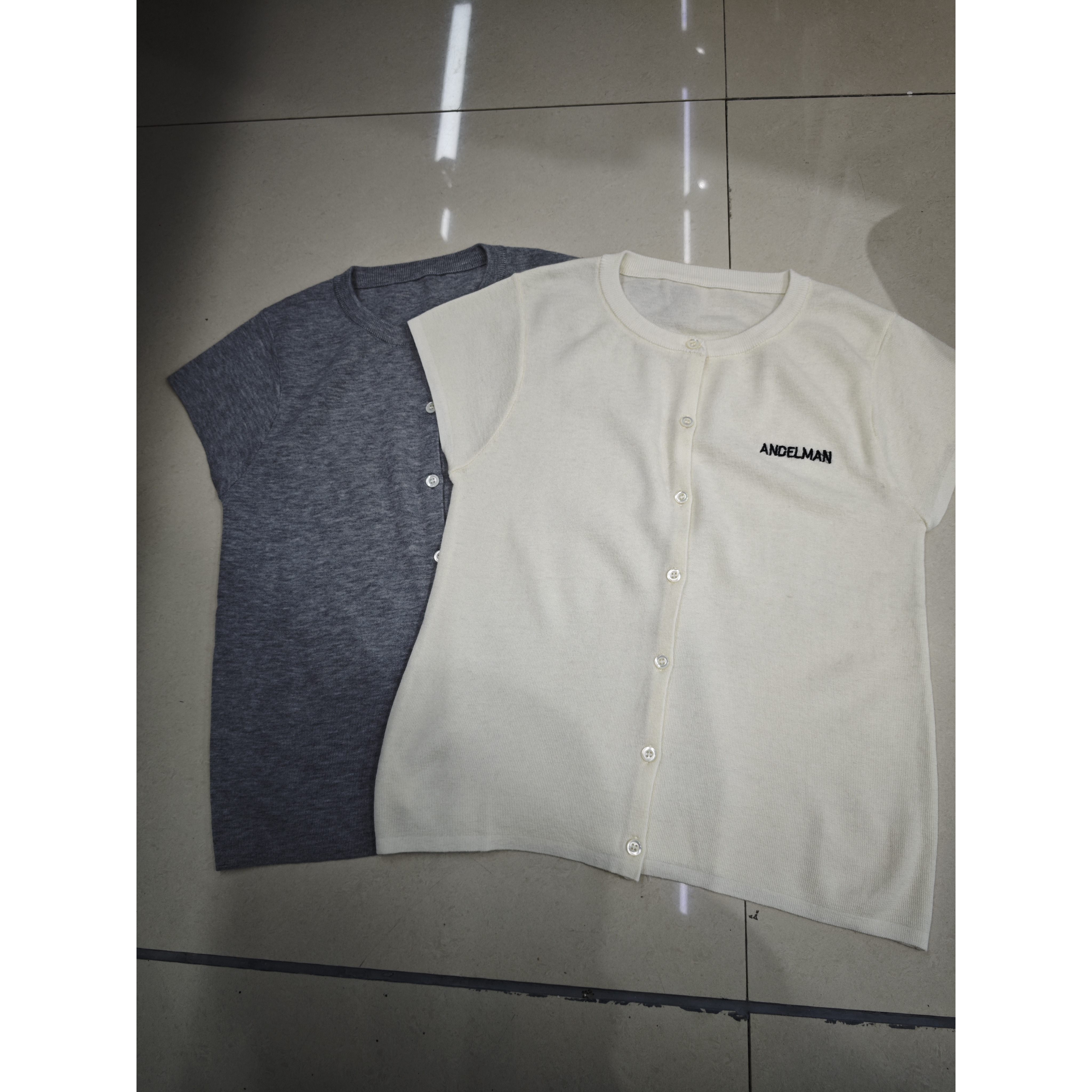 A字母刺绣单排开衫纽扣简约飞飞袖针织衫百搭纯色