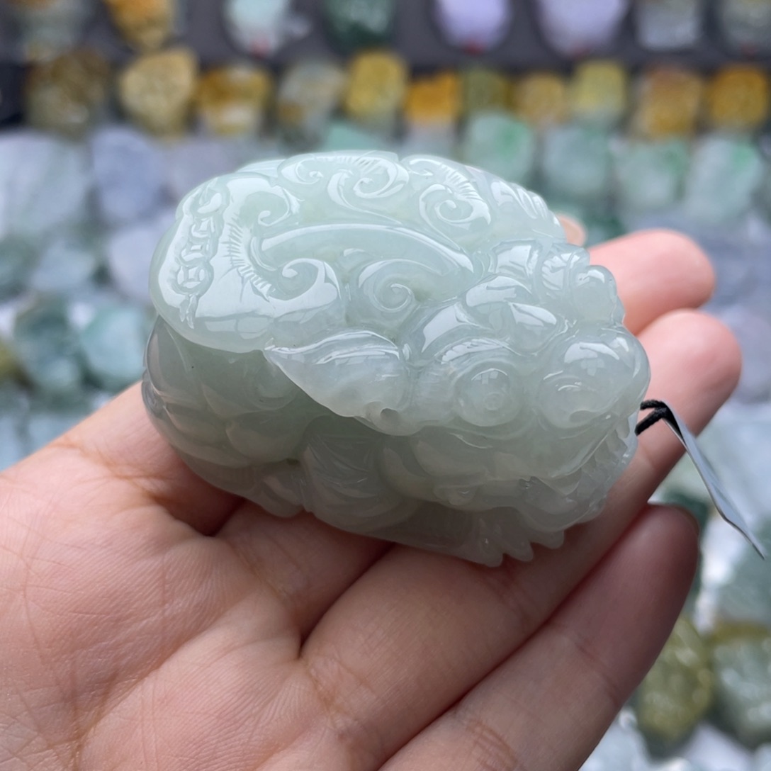 翡翠颈饰未镶嵌貔貅