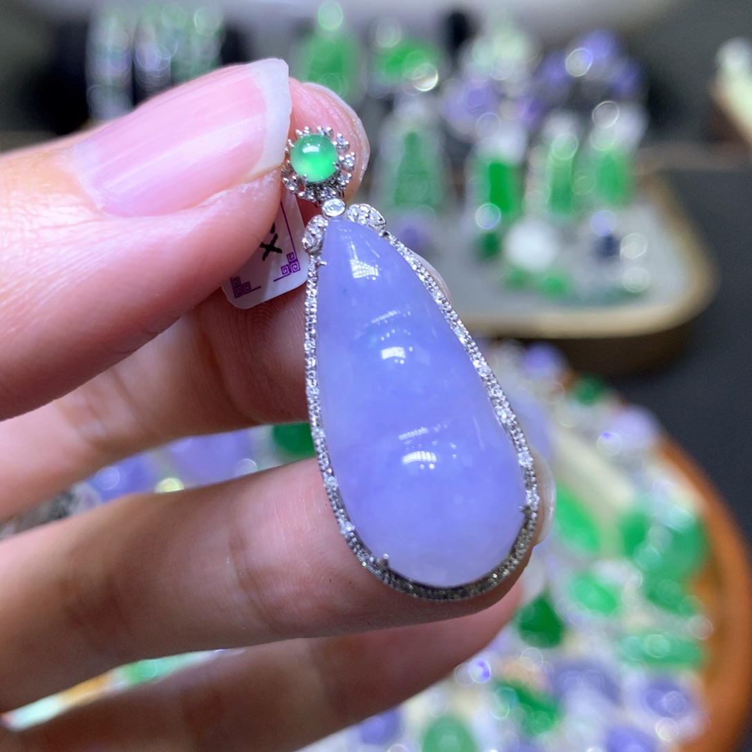 【闪购商品】翡翠颈饰18K金镶嵌翡翠吊坠项链