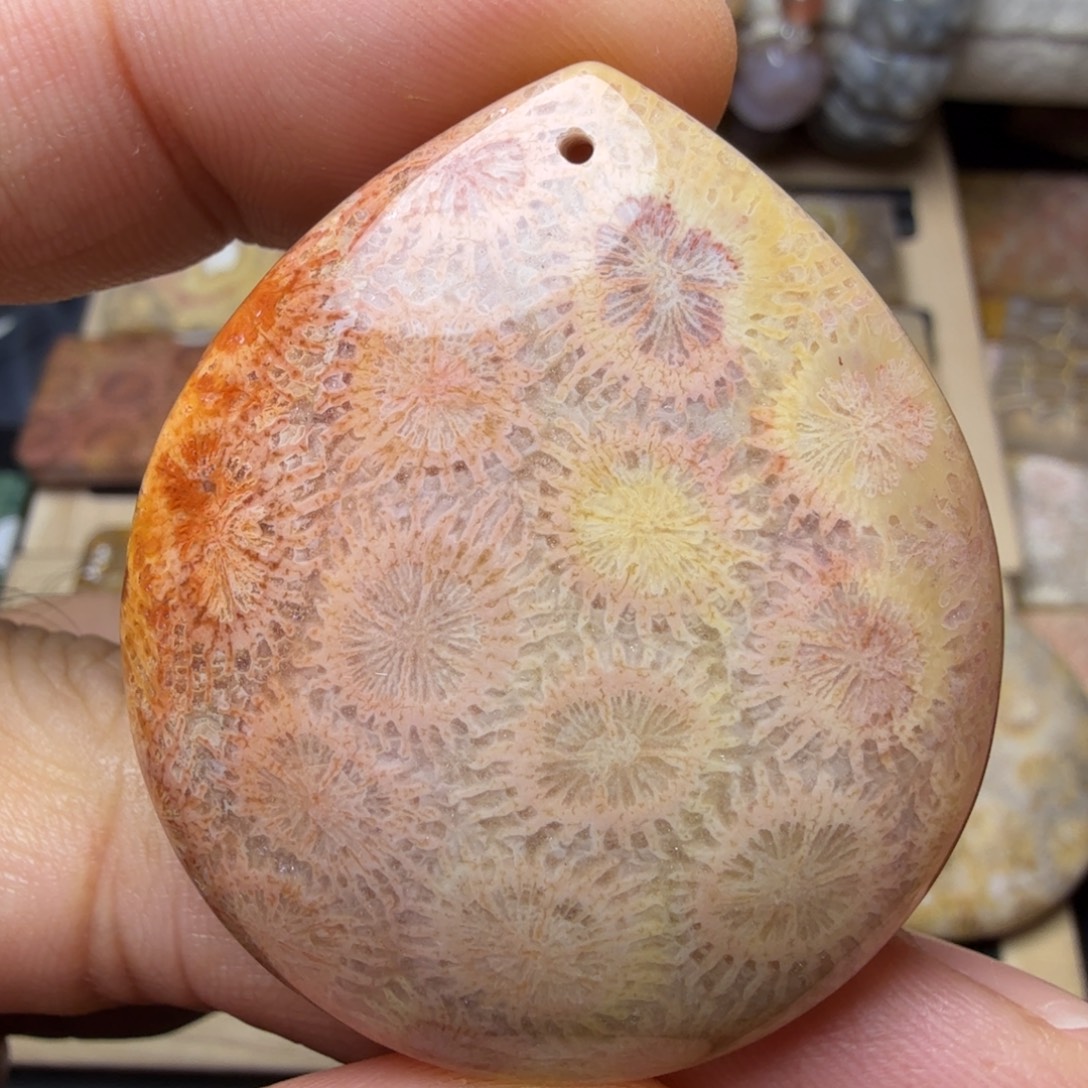 硅化玉未镶嵌纯天然色有机玉石保真色