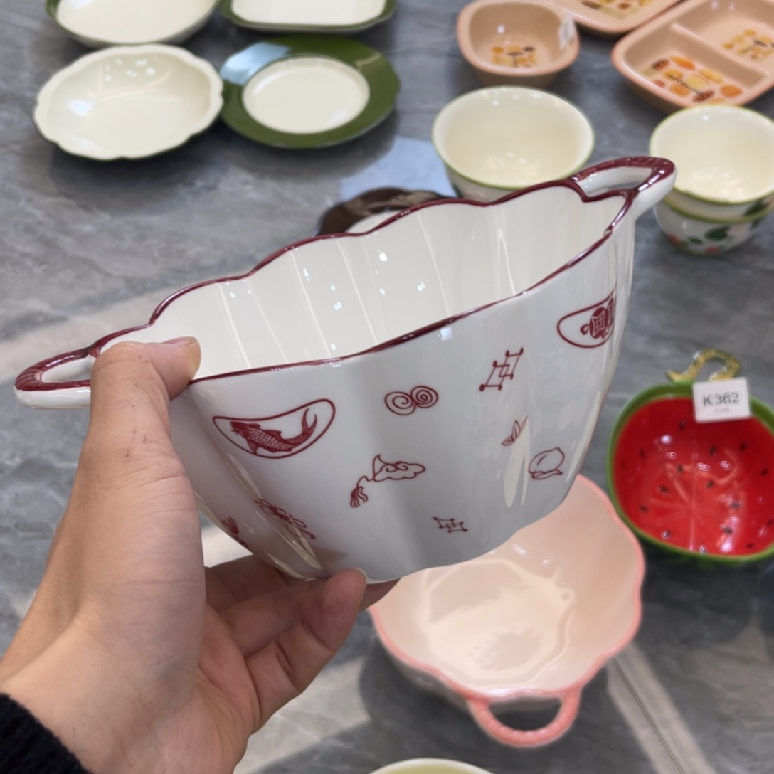 陶瓷微瑕餐具介意勿拍，满18飞！