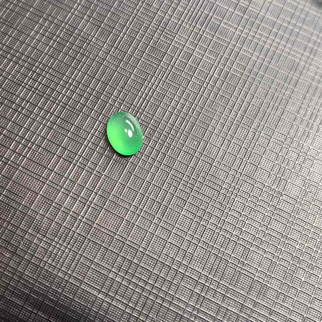 翡翠颈饰未镶嵌森*翡翠