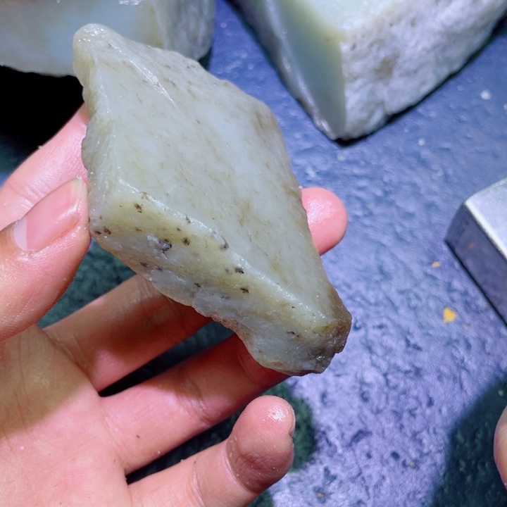 和田玉未镶嵌珠宝半成品