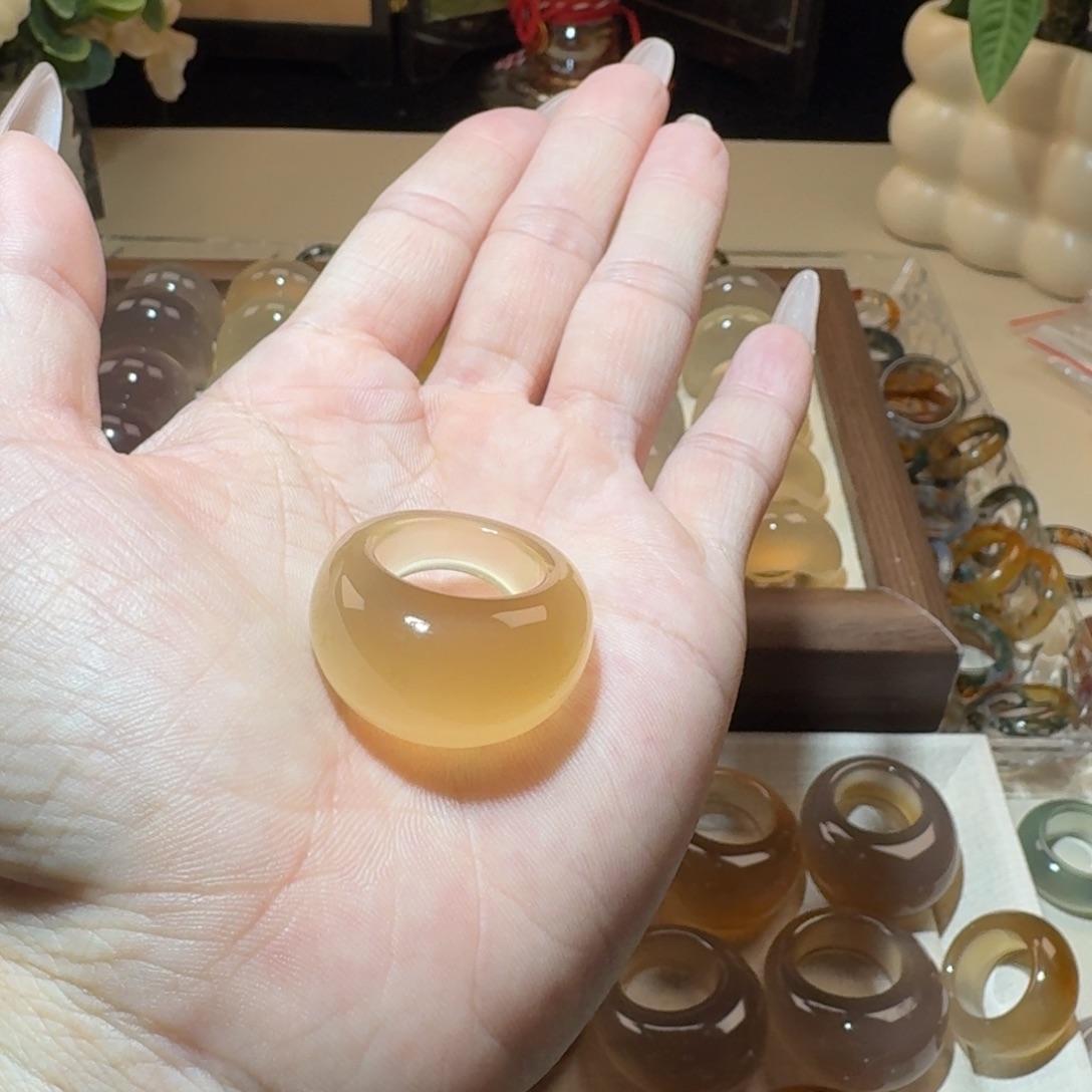 厌***遇玛瑙/玉髓未镶嵌戒圈