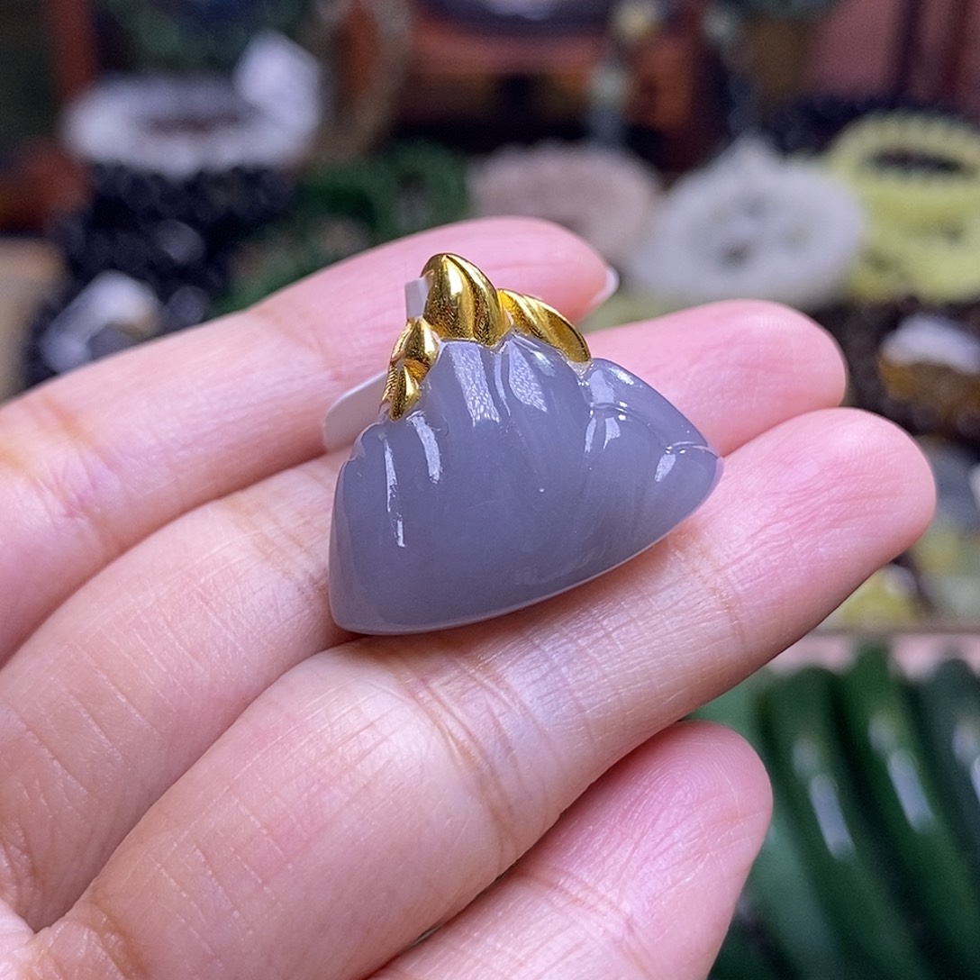 和田玉未镶嵌颈饰仙紫老矿料烟紫金镶靠山