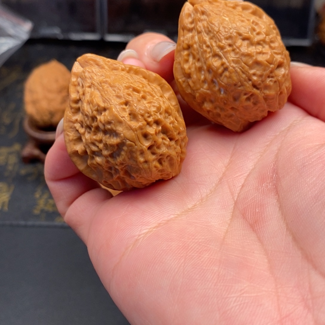 文玩核桃吊坠寿桃