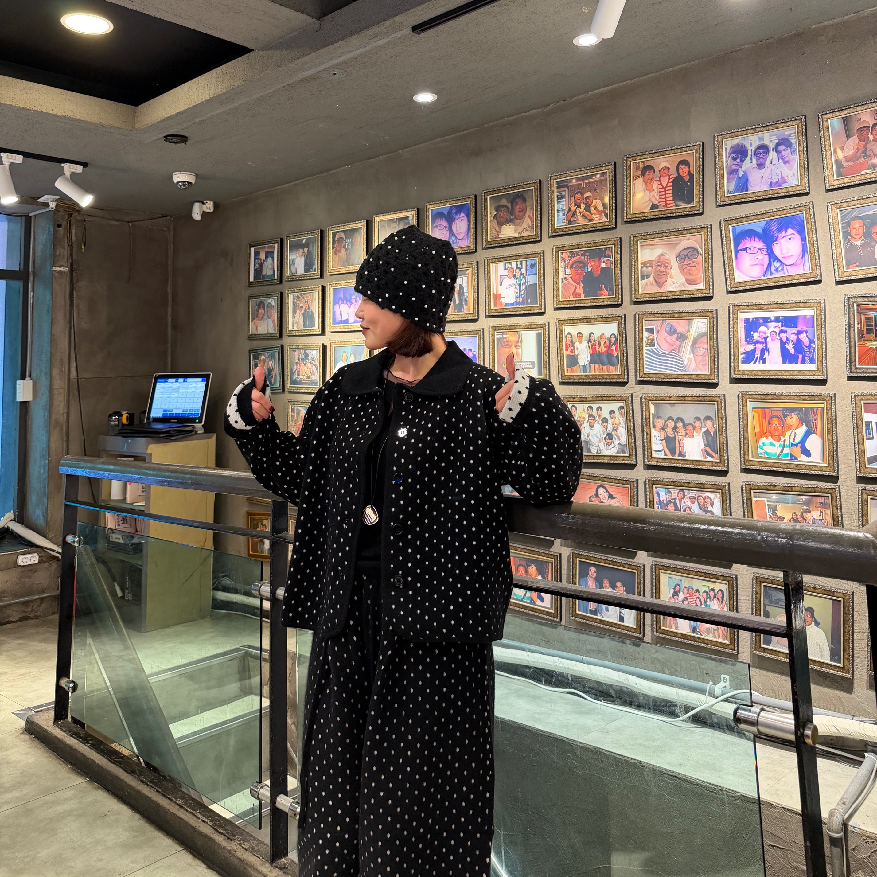 黑色洋气套装女2025冬季小香风针织毛衣长裤短裙三件套