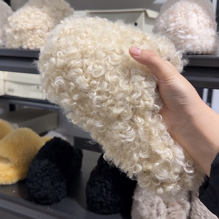 37奶茶色卷毛包脚五厘米