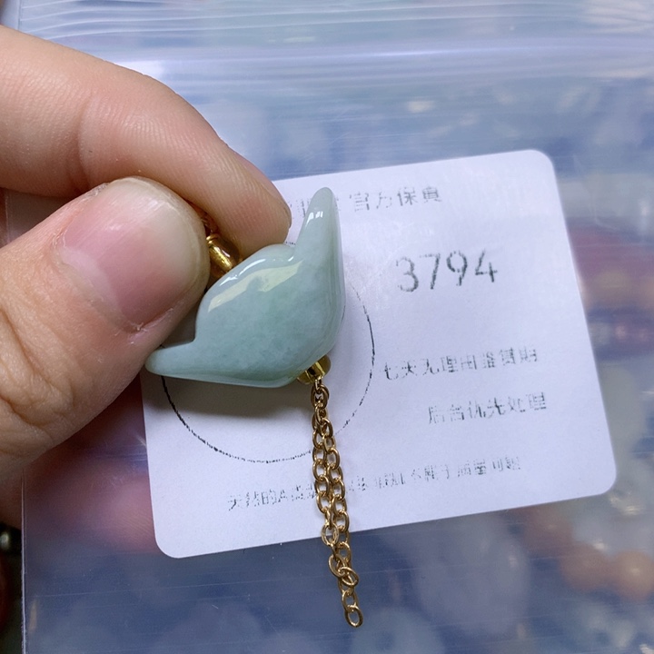 翡翠颈饰未镶嵌翡翠