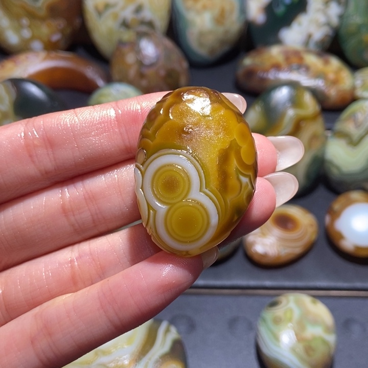 【闪购商品】未镶嵌玛瑙/玉髓珠宝奇石e