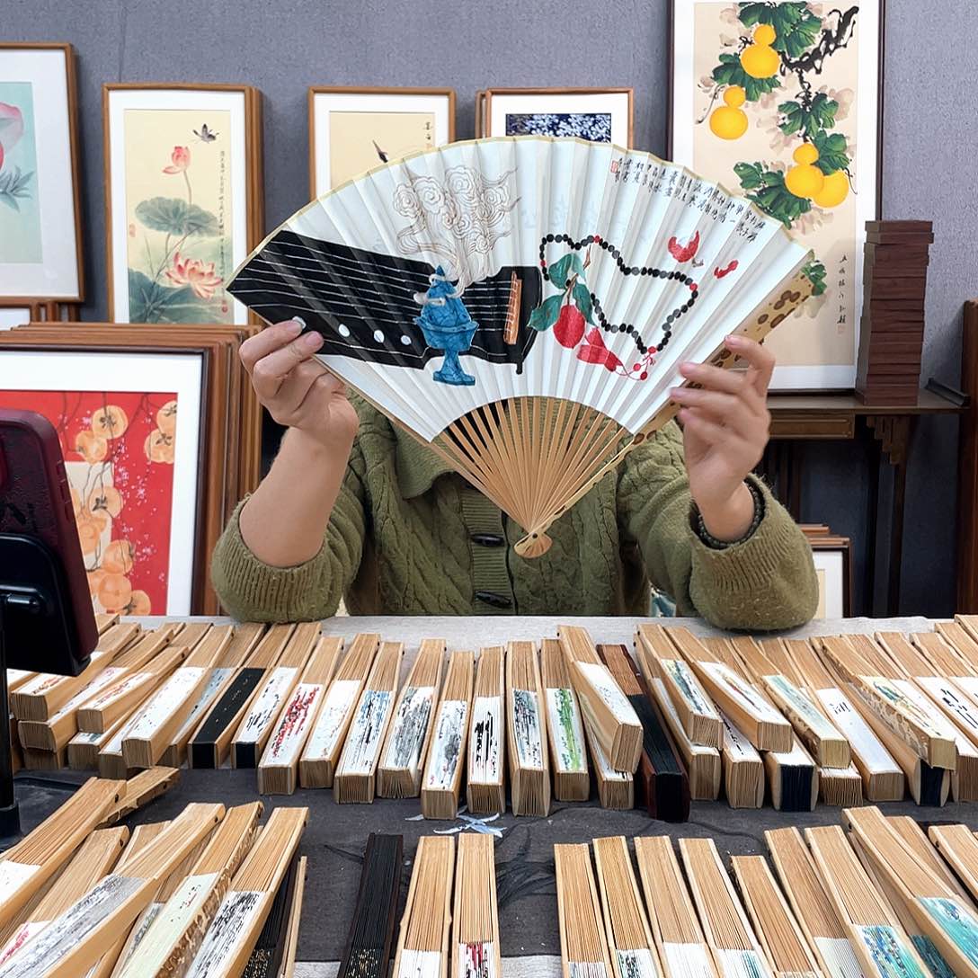 国画95寸梅妃-纯手绘-文玩扇骨（默认粘好）