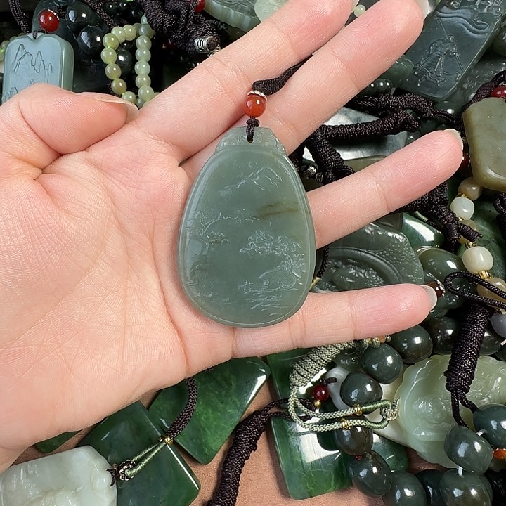 和田玉未镶嵌颈饰