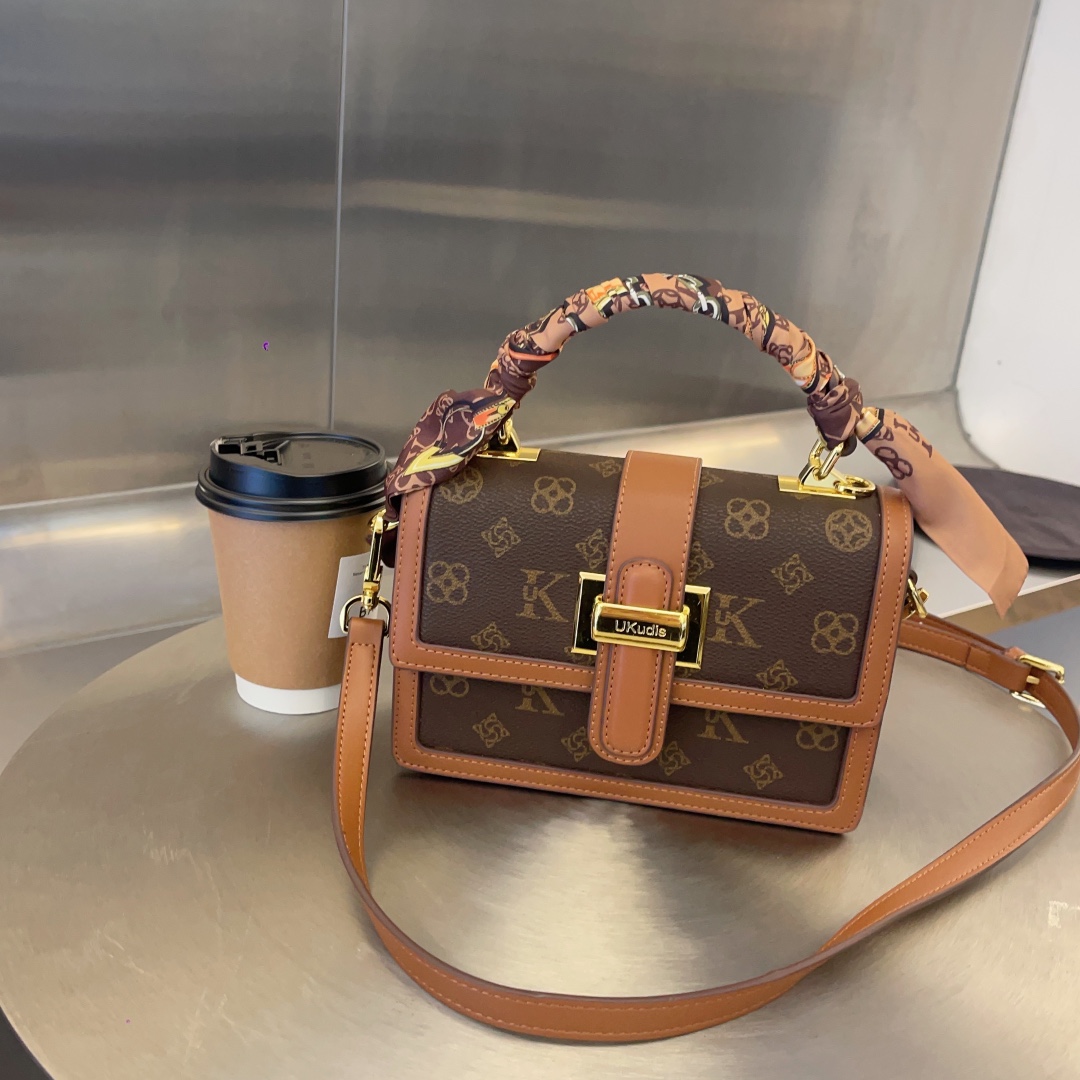 达芙妮百搭小方包手提包单肩包高级小众斜挎包UK80273