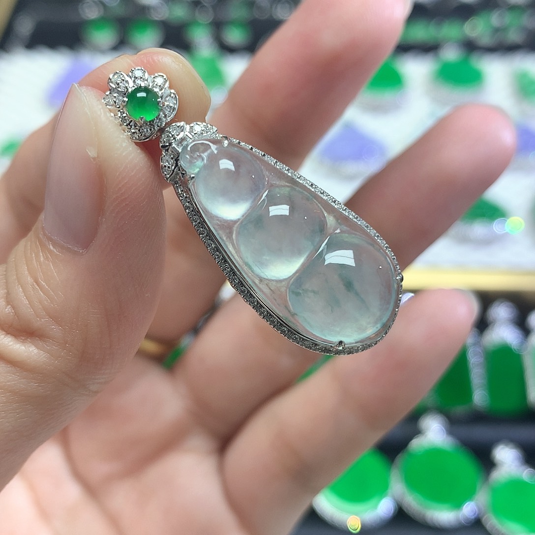 吊坠(不含链)18K金镶嵌翡翠