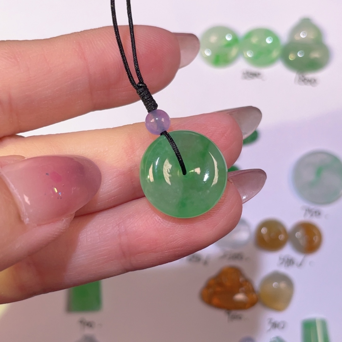 翡翠未镶嵌颈饰裸石