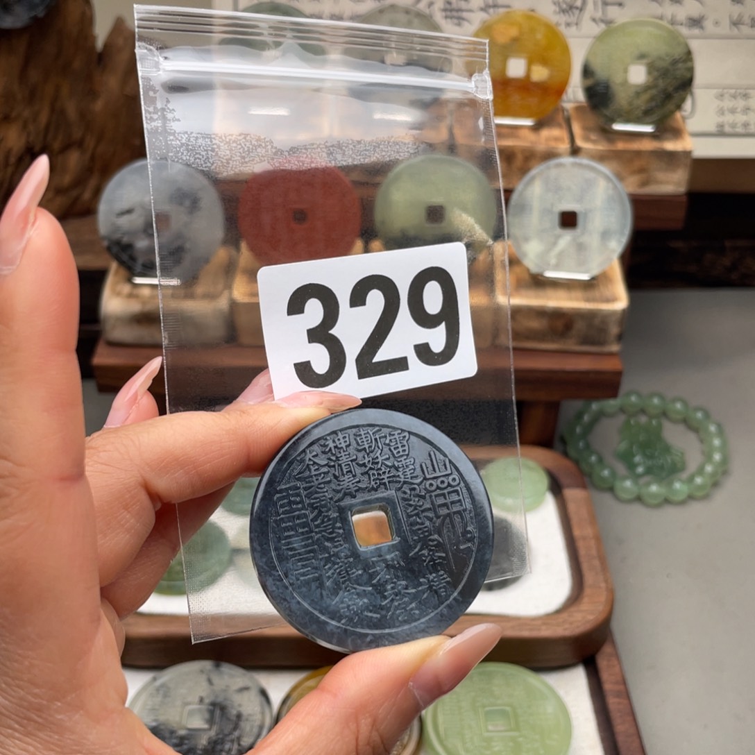 用***7蛇纹石玉未镶嵌颈饰