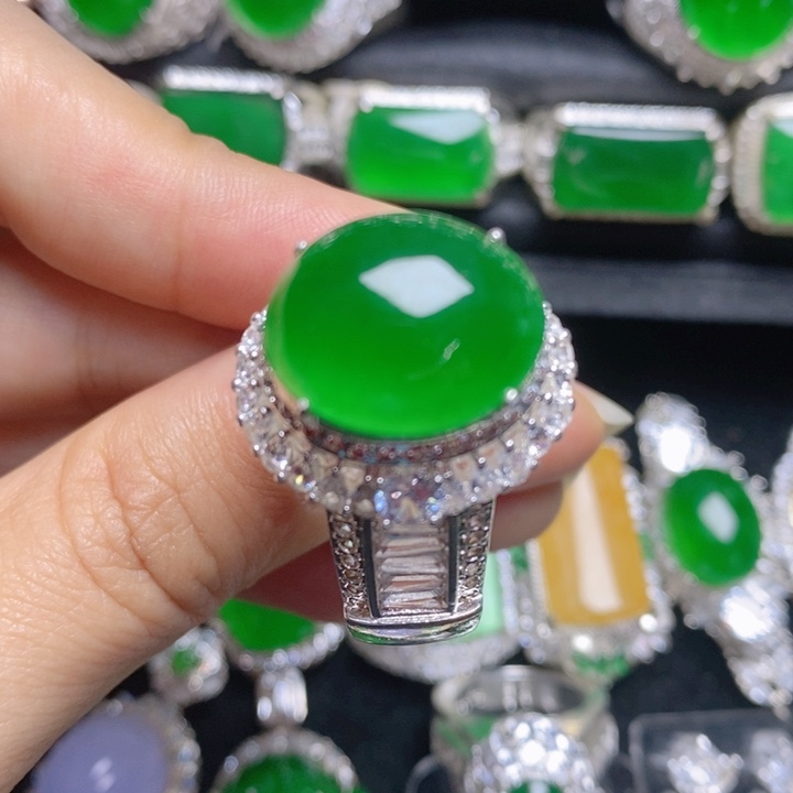 翡翠未镶嵌挂件蛋面