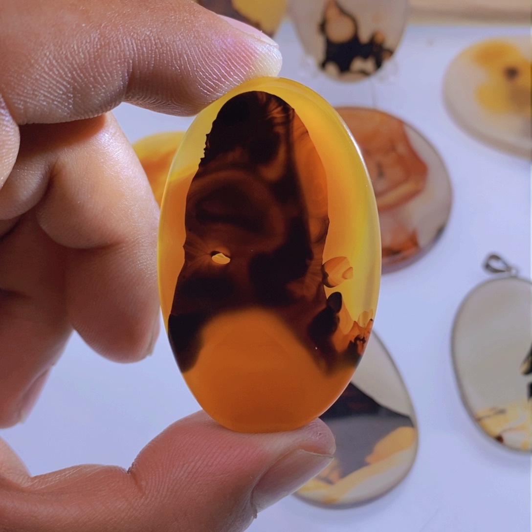 玛瑙/玉髓颈饰未镶嵌