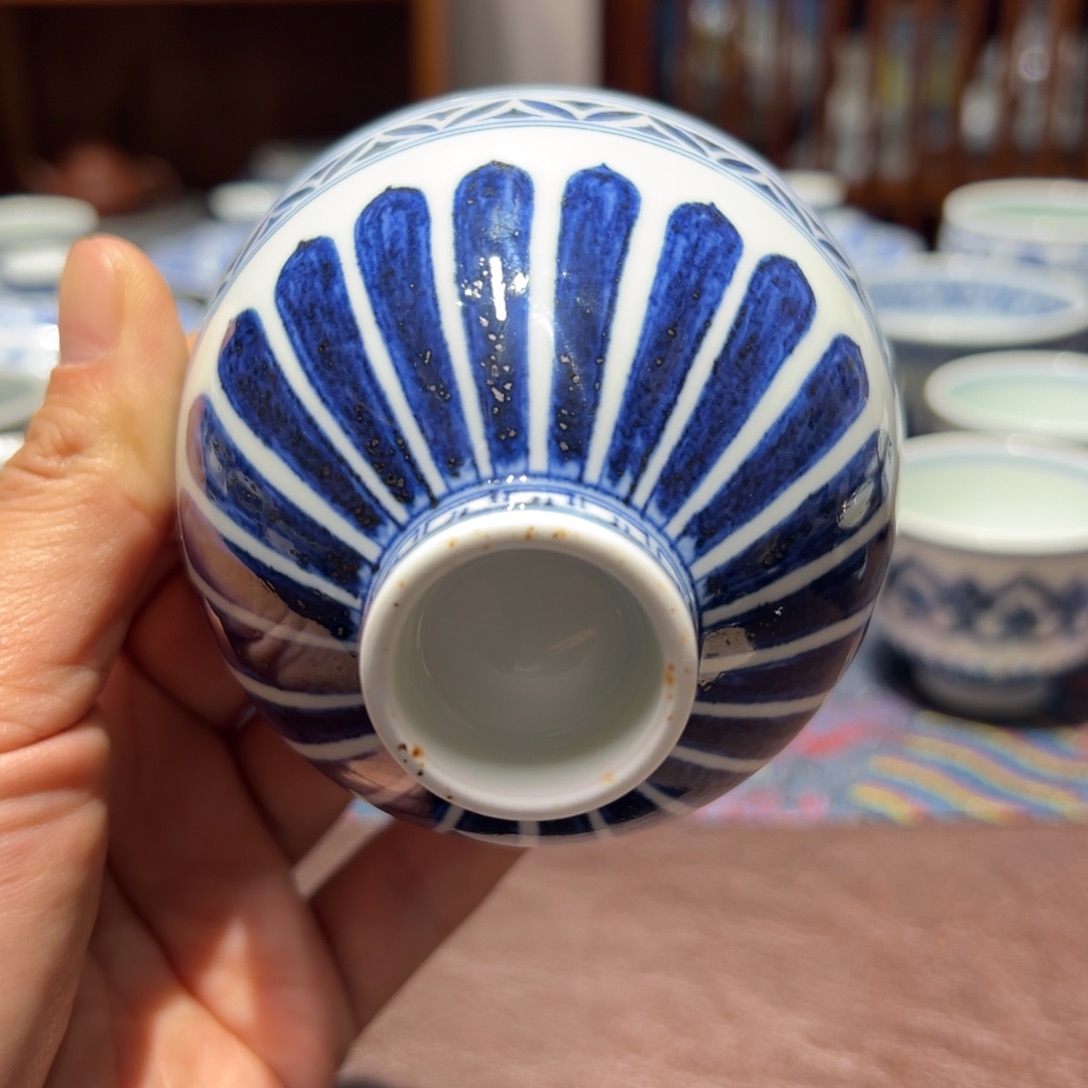 杯青花菊瓣纹宝相鸡心杯口径8.7厘米