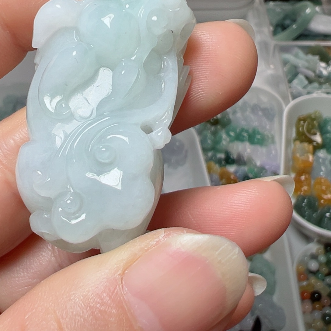 翡翠颈饰未镶嵌七*?貔貅50*27*15.4（580）