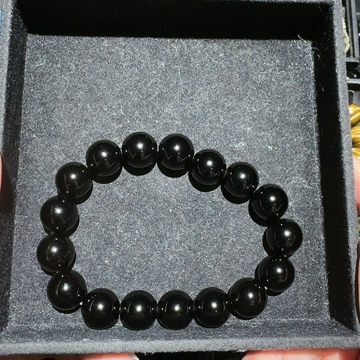 小***_黑曜岩未镶嵌手链