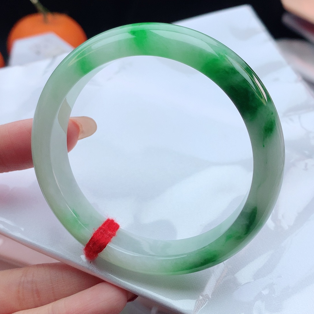 翡翠手镯未镶嵌茜***步58圈口881590