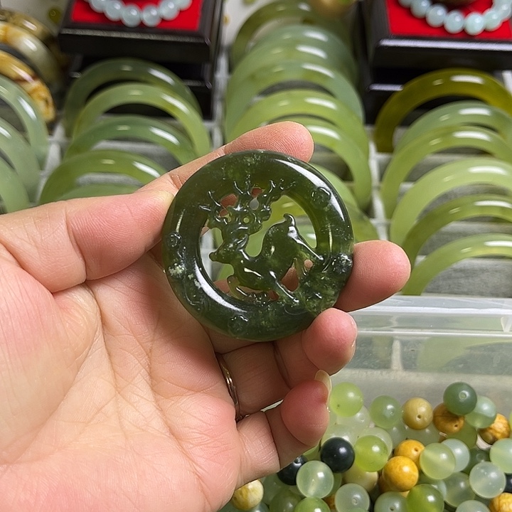 合金蛇纹石玉颈饰