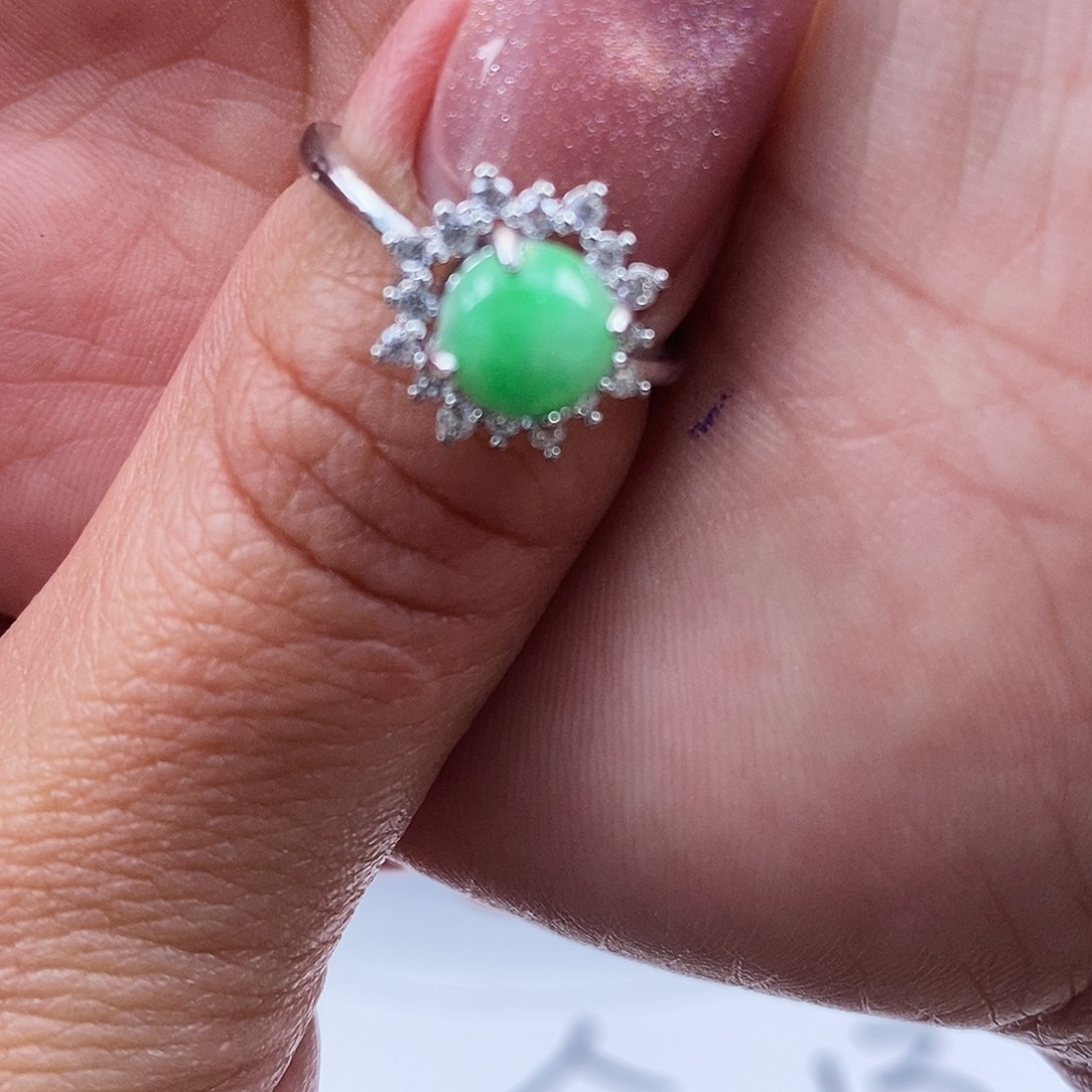 晗***贝翡翠未镶嵌戒指缅甸