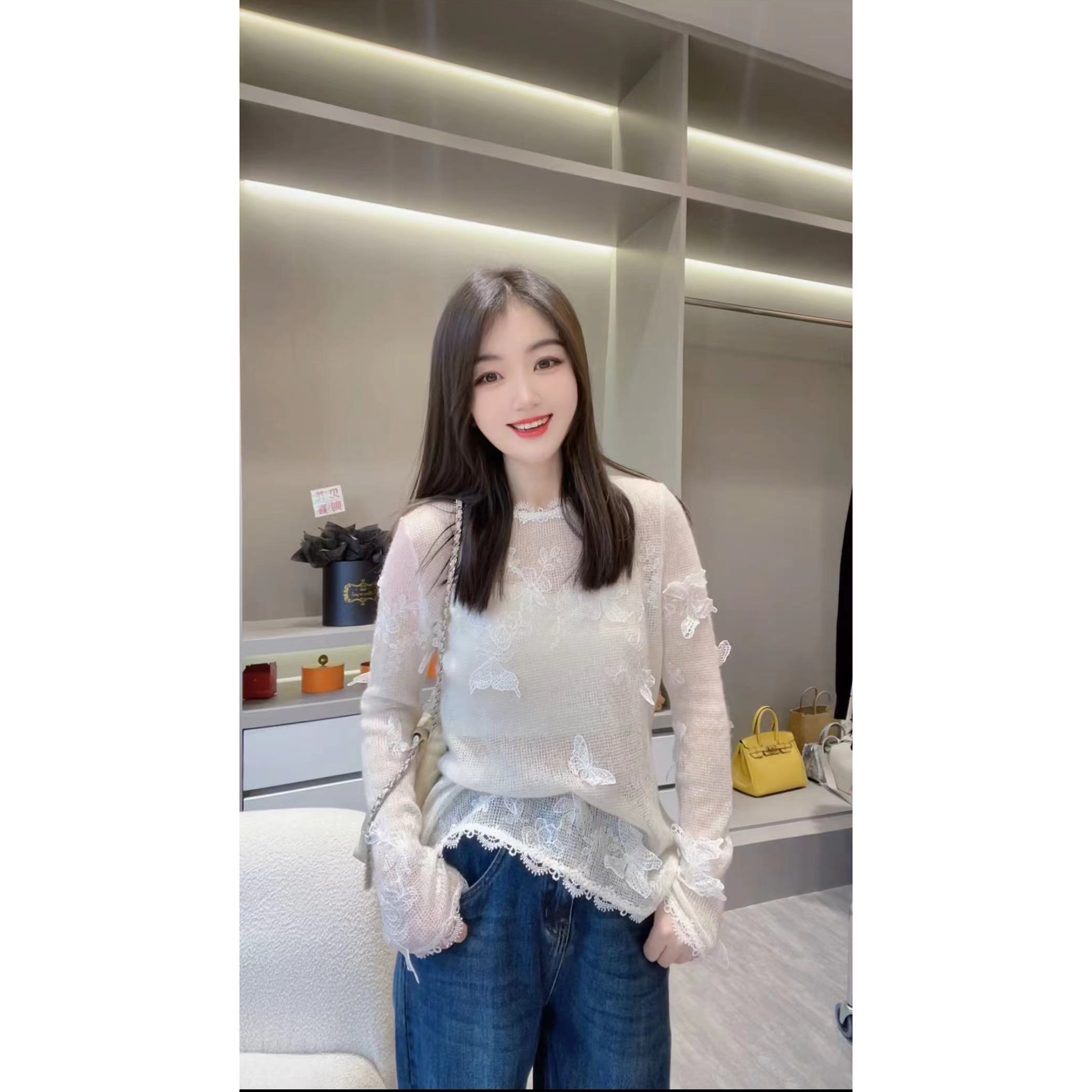 《CHUN》立体蝴蝶绣花打底衫