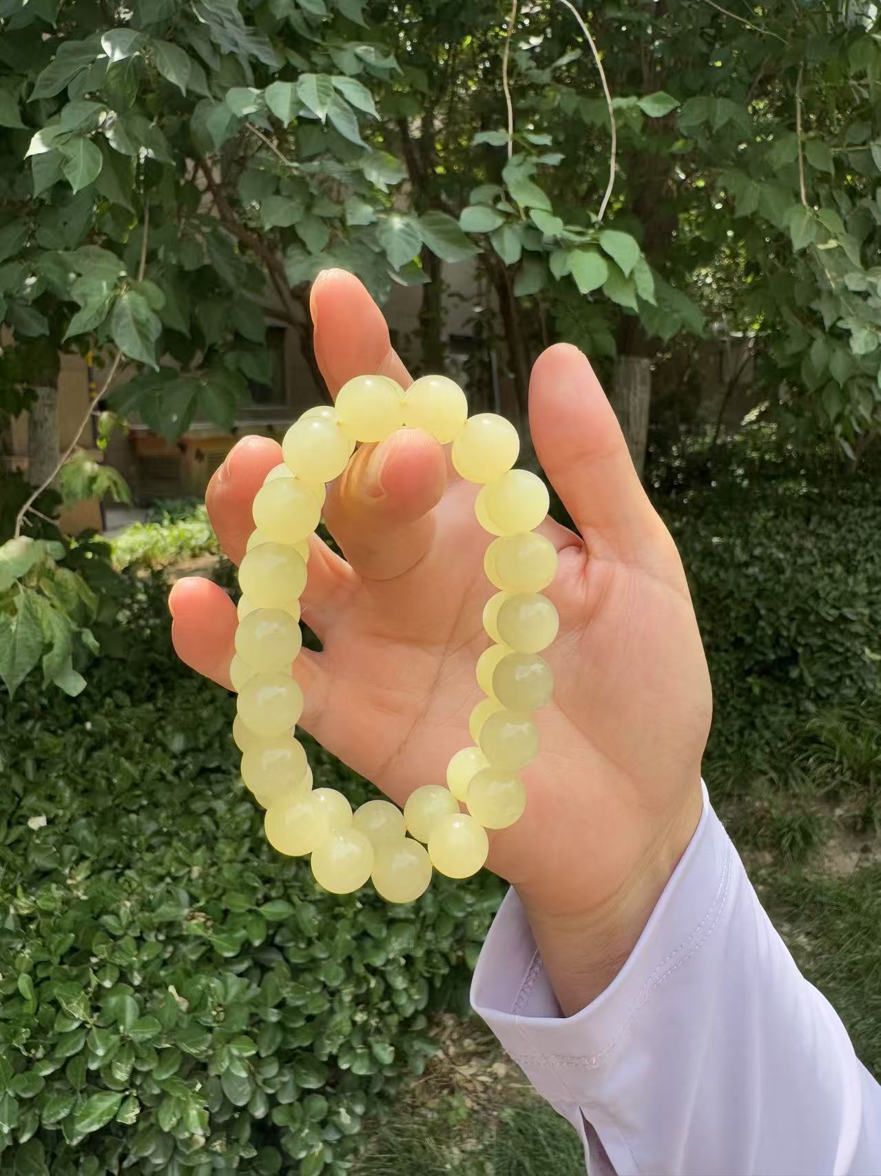 若羌黄口鸡油黄9.5-10mm和田玉手串多样性发货拍一发一