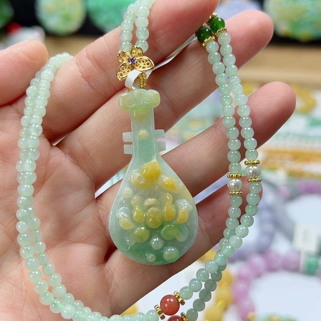 颈饰未镶嵌翡翠吊坠