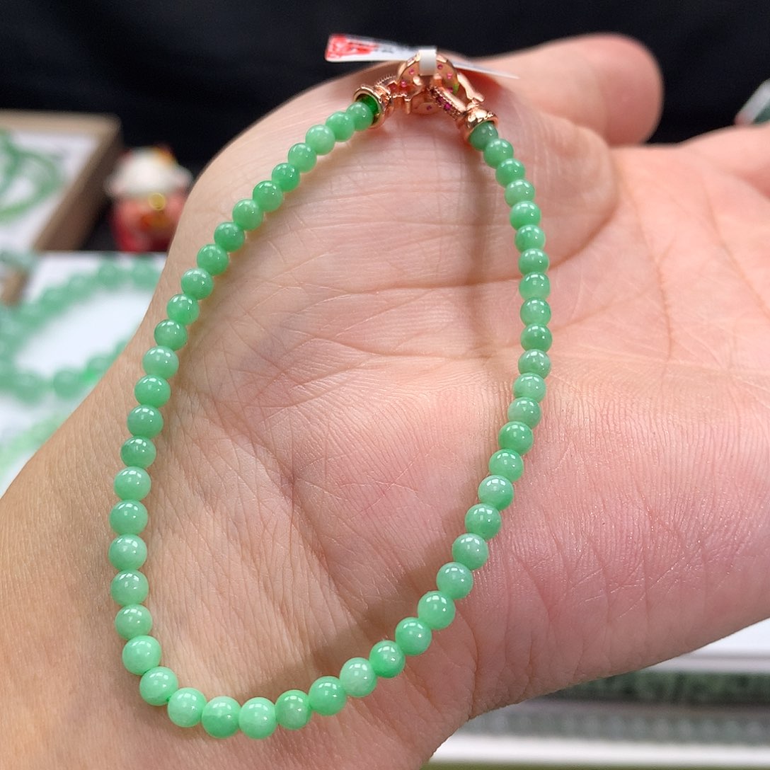 翡翠手链未镶嵌翡翠