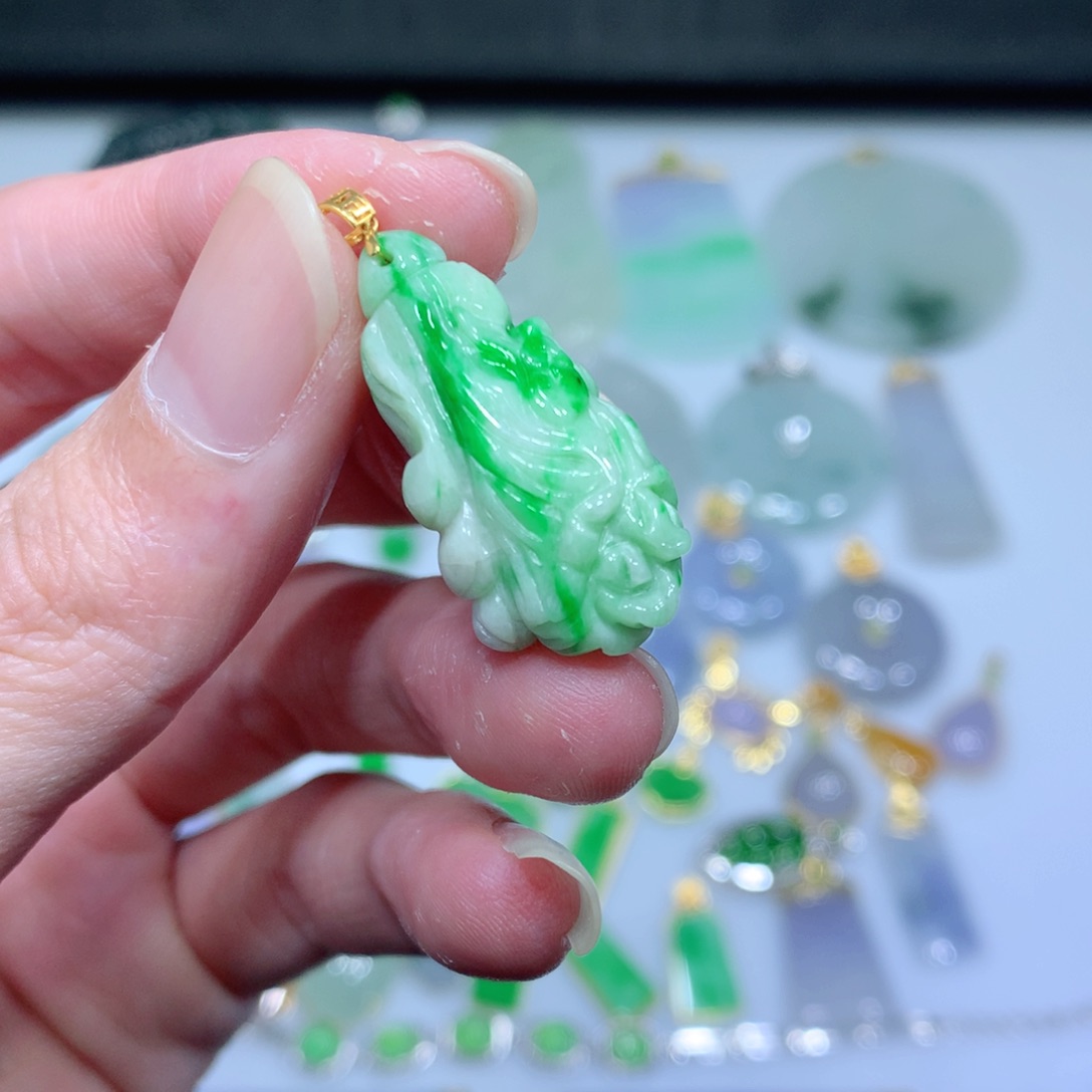 翡翠吊坠(不含链)18K金镶嵌