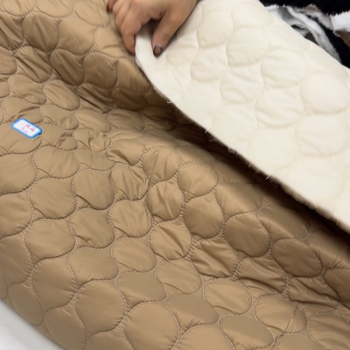 无纺布3米夹棉面料