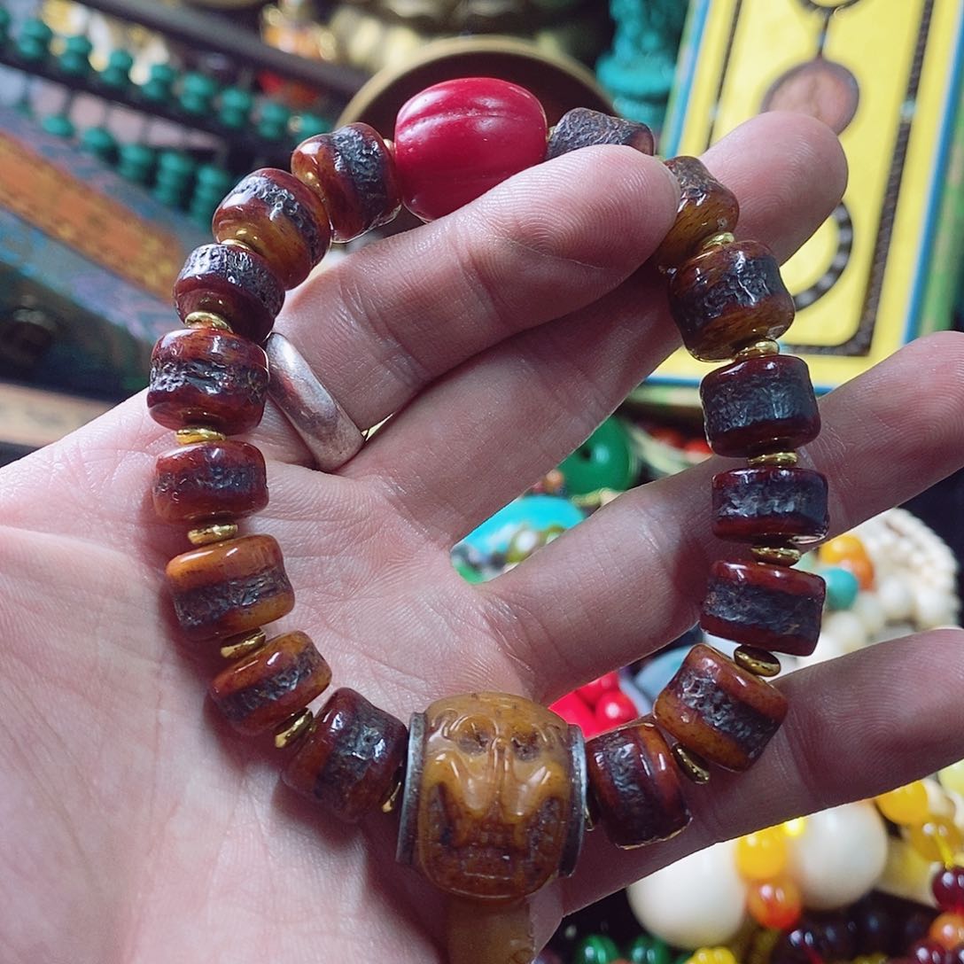 织绣摆件的时候要小心的哈不要