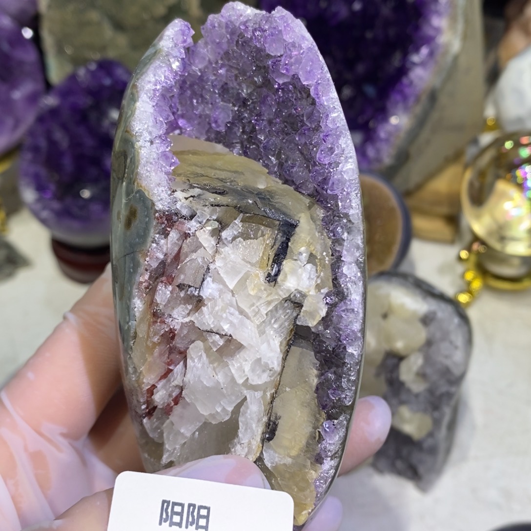紫晶未镶嵌大型摆件（非配饰）