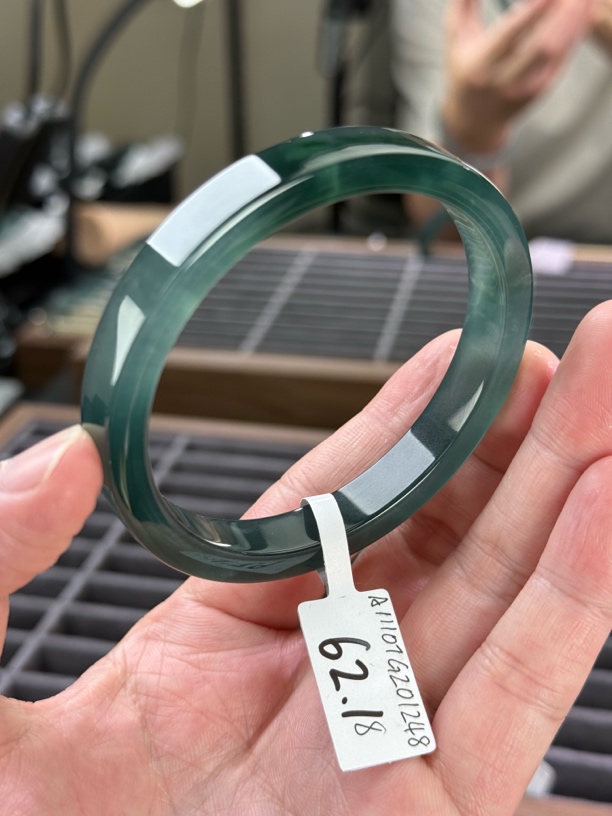 天然危地马拉翡翠手镯62.18圈口男生翡翠手镯A货翡翠方镯