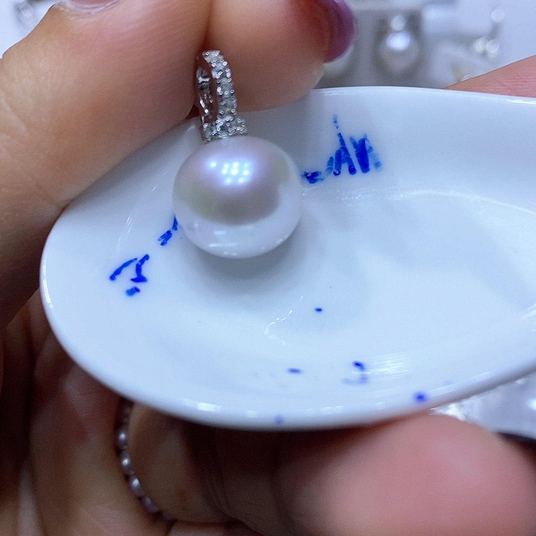 银S925镶嵌淡水珍珠吊坠