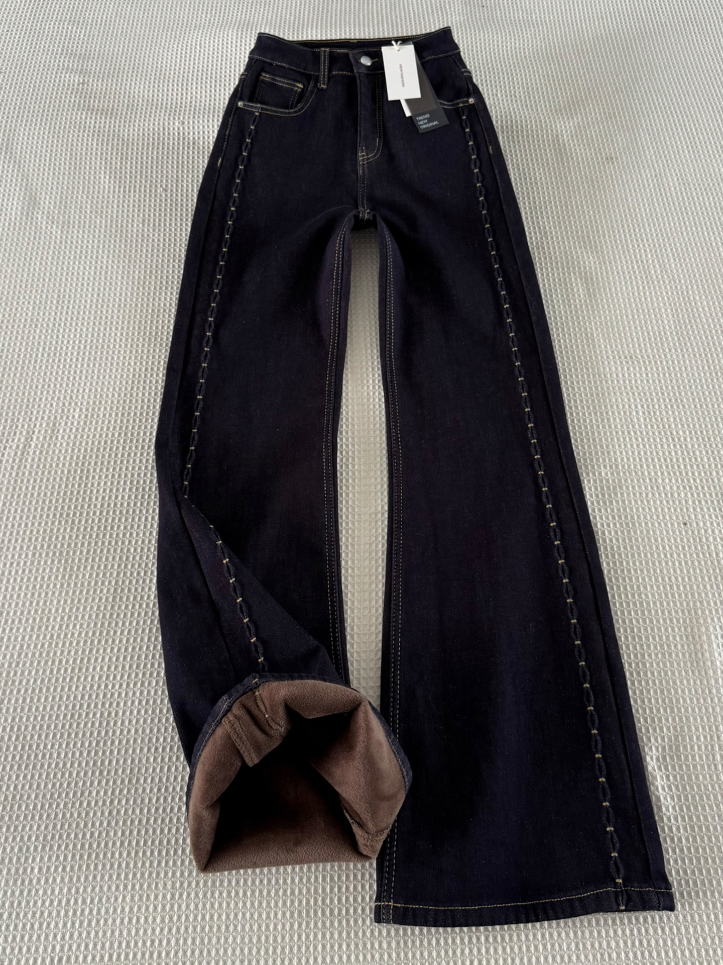 加绒加厚不贴腿微喇牛仔裤女冬季新款大码胖mm高腰显瘦宽松喇叭裤