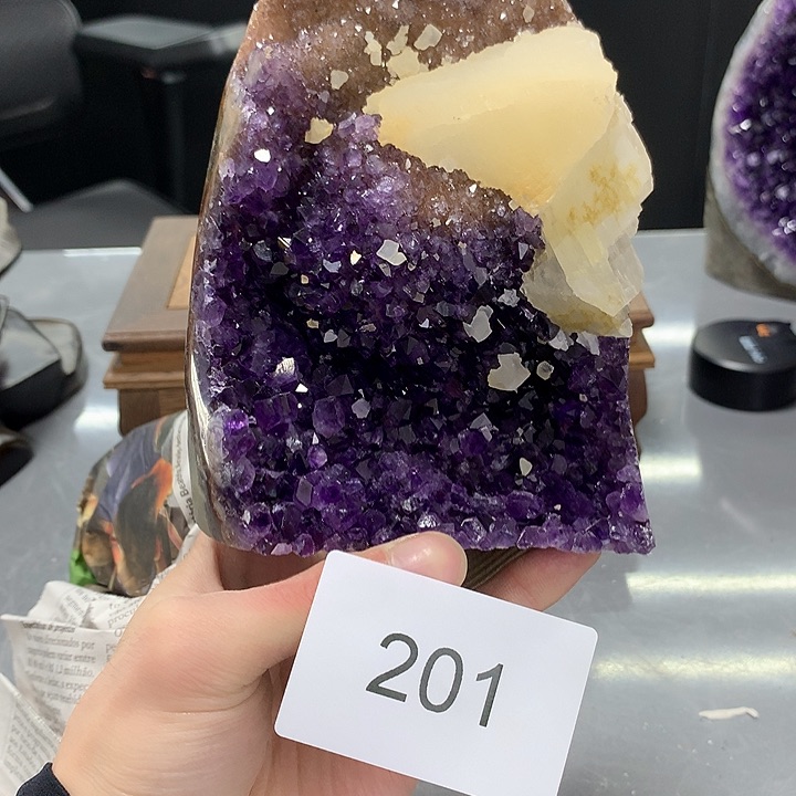 紫晶大型摆件（非配饰）未镶嵌