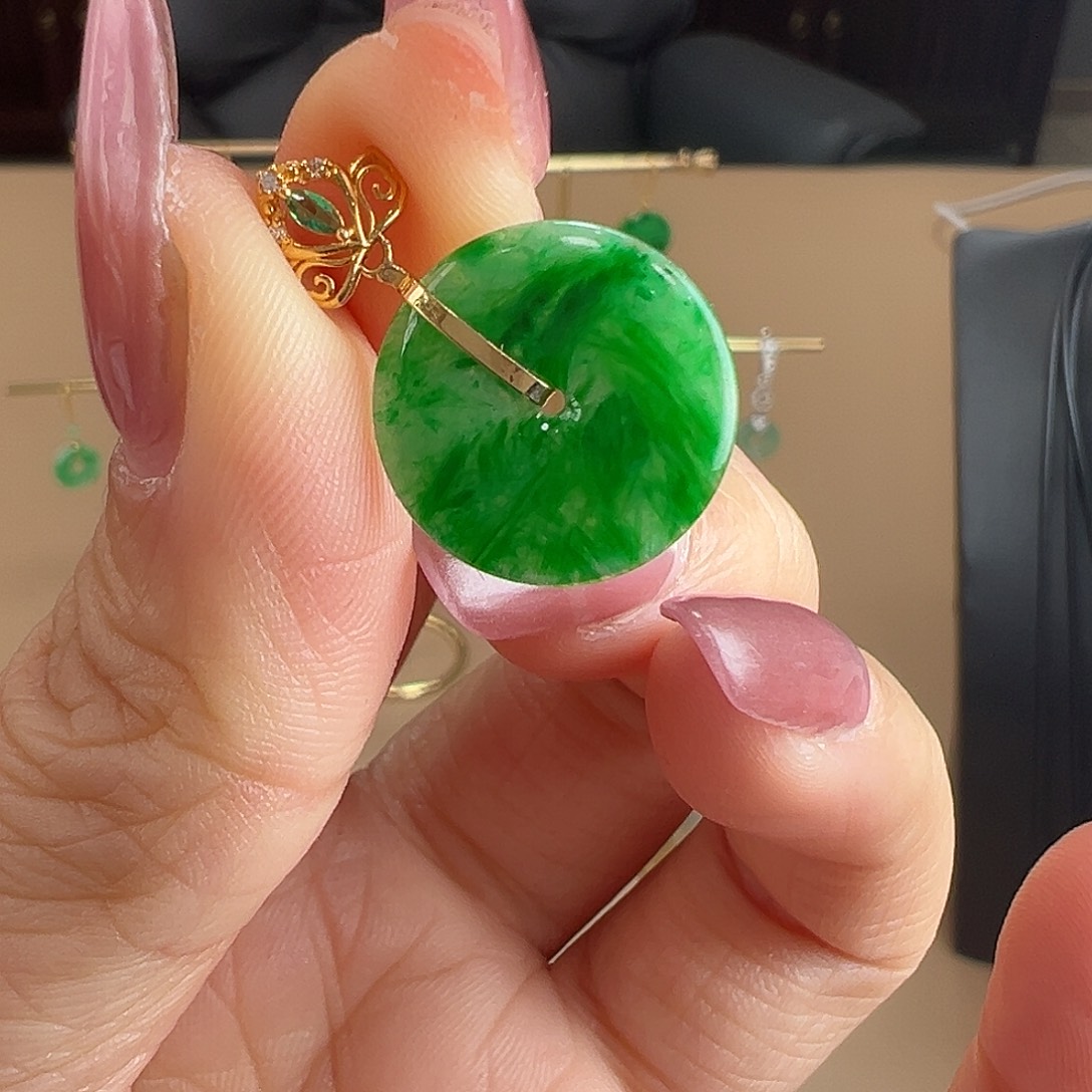 老***事翡翠18K金镶嵌颈饰吊坠9