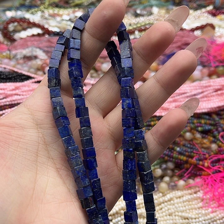 玛瑙/玉髓珠宝半成品未镶嵌一条5.5mm左右青金方糖