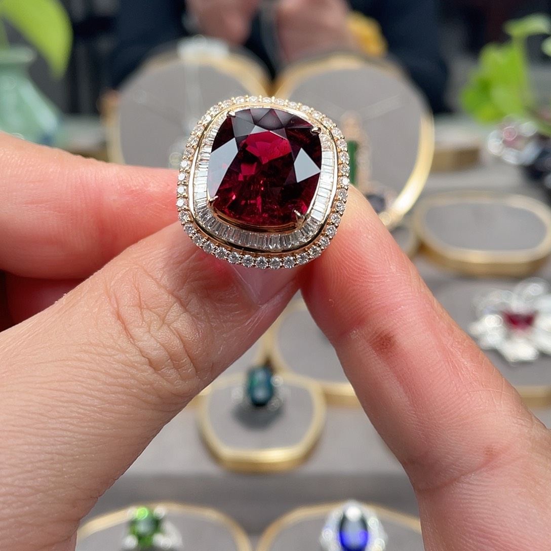 碧玺戒指18K金镶嵌14.1ct