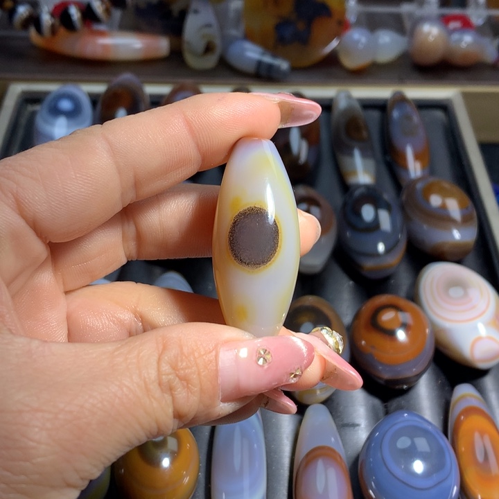 玛瑙/玉髓颈饰未镶嵌吊坠