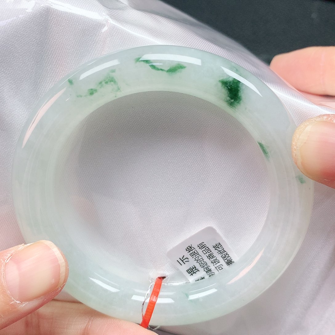 翡翠手镯未镶嵌54胖