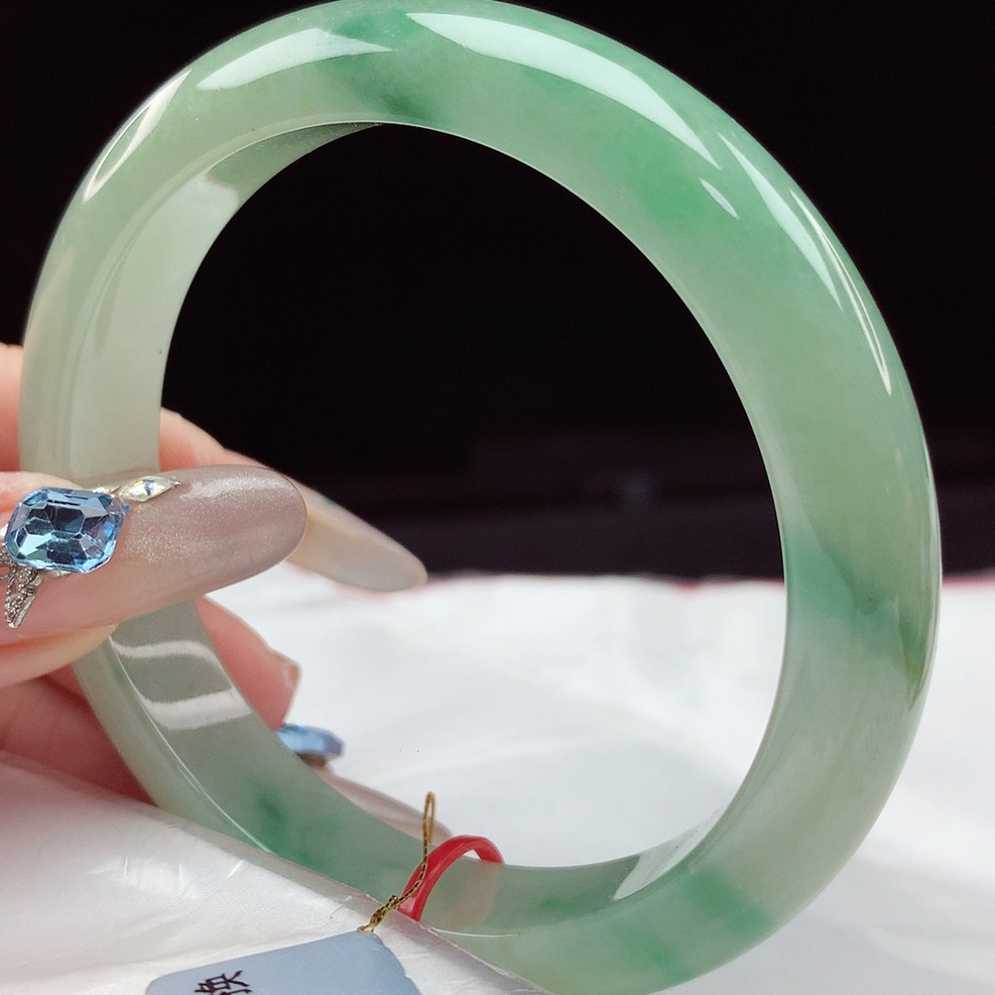 翡翠手镯未镶嵌57圈3007