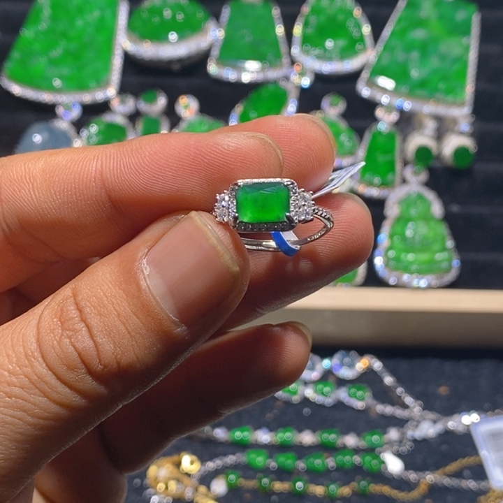 翡翠戒指银S925镶嵌天然A货翡翠