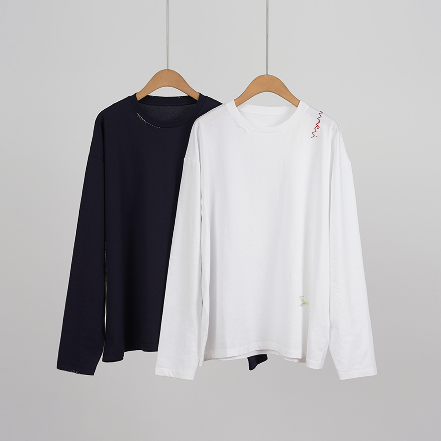 【早秋】简约圆领不规则彩色刺绣款长袖T恤女士上衣（252104）